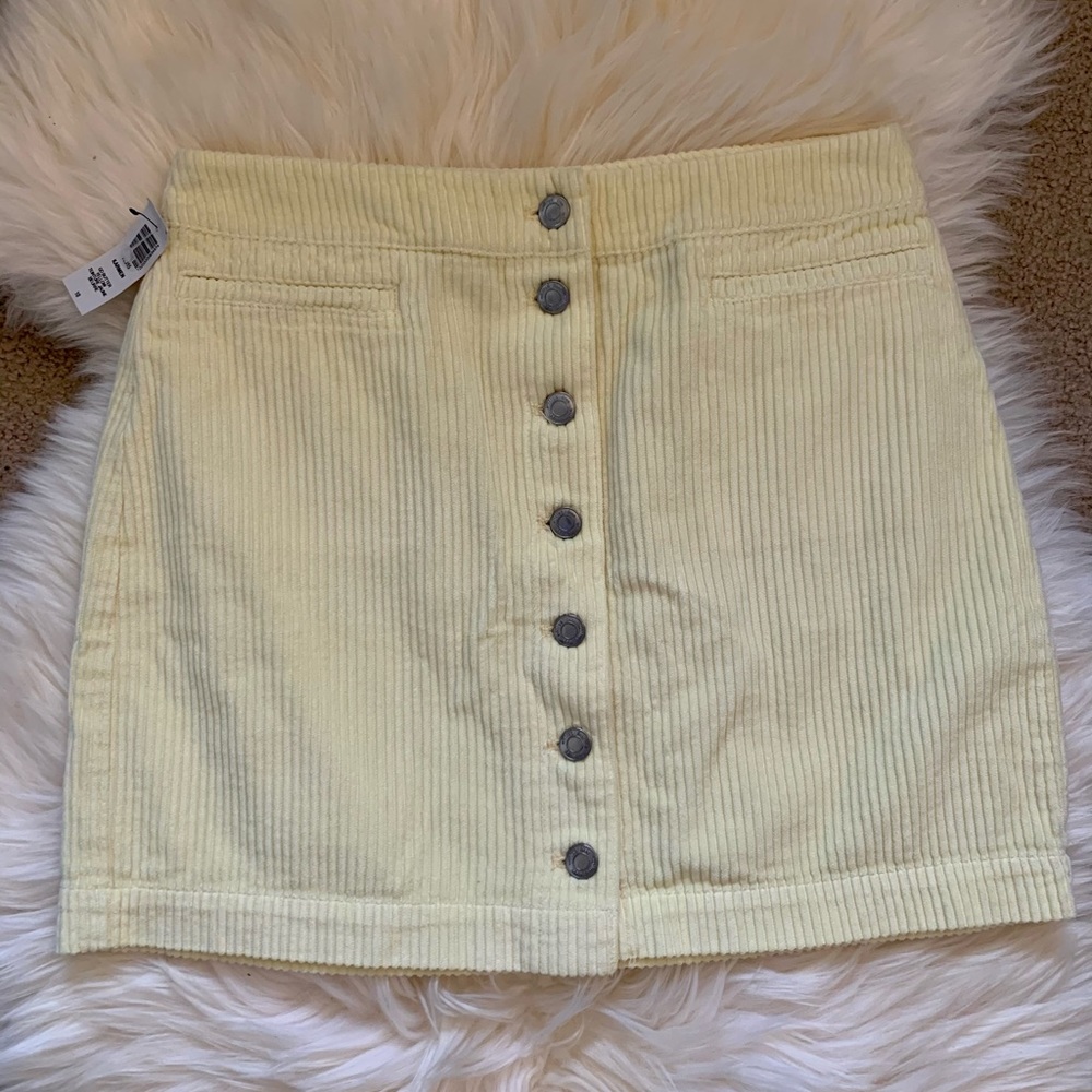 Aritzia corduroy skirt size 10
